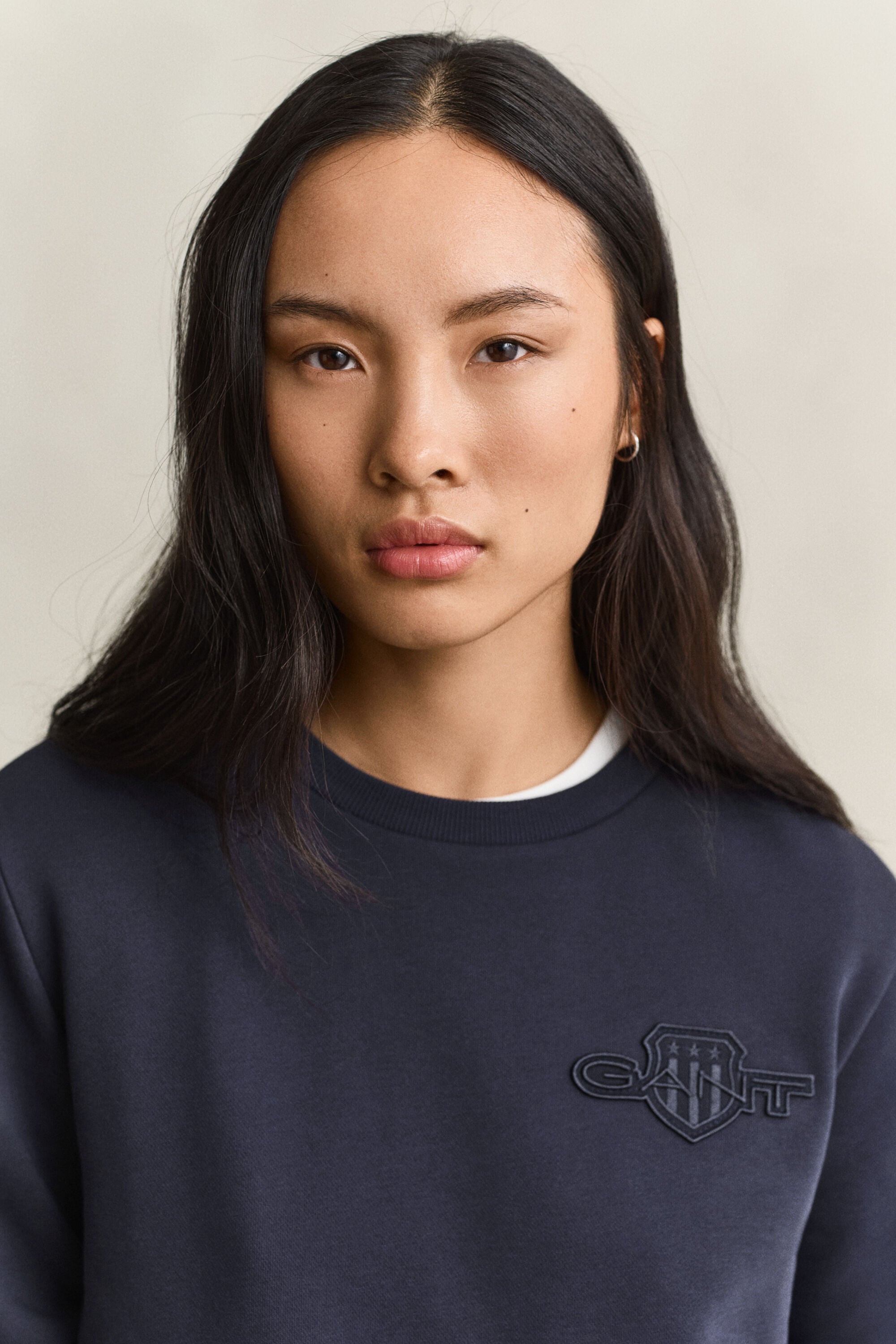 Sweat-shirt avec écusson ton sur ton