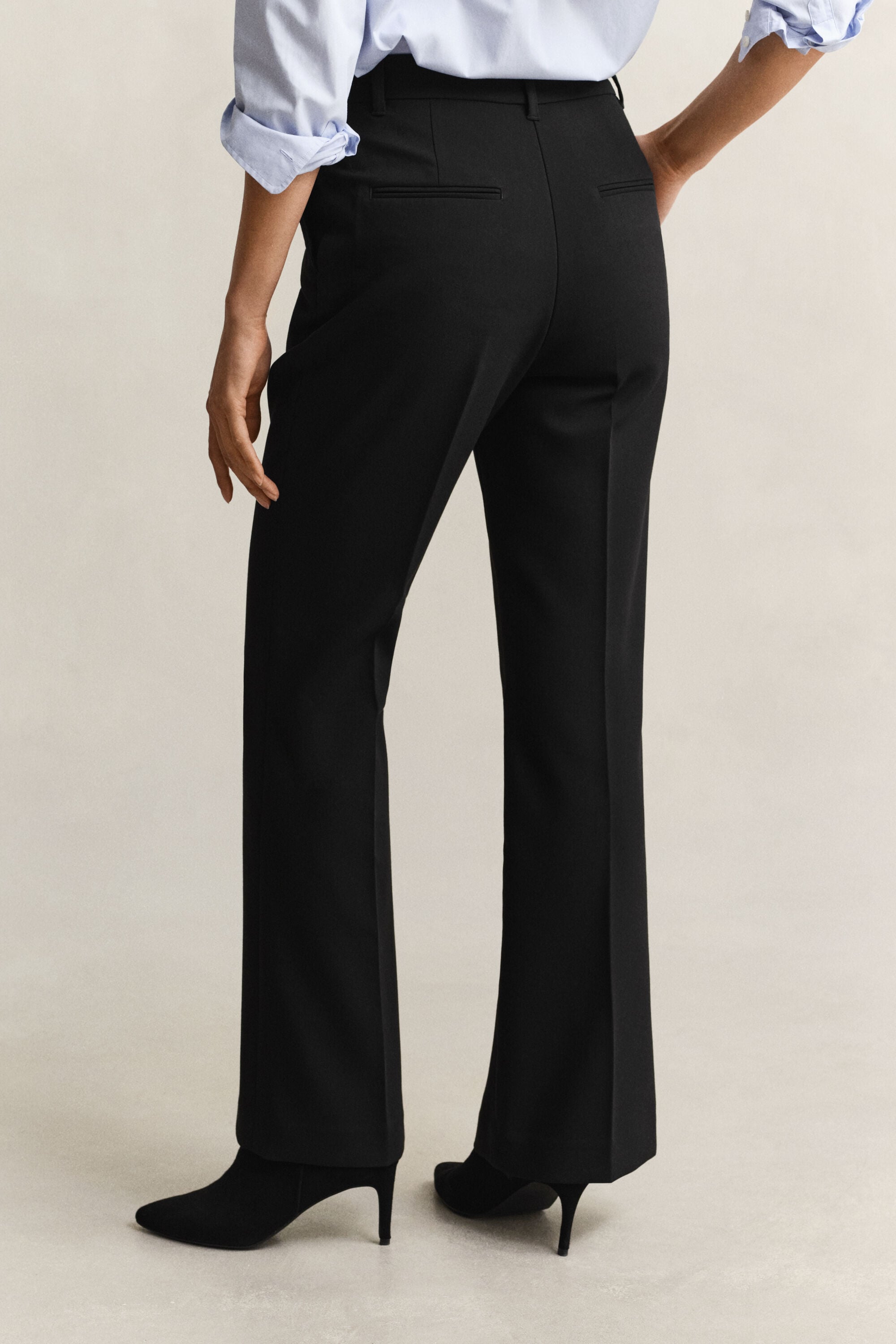 Pantalon coupe slim évasé
