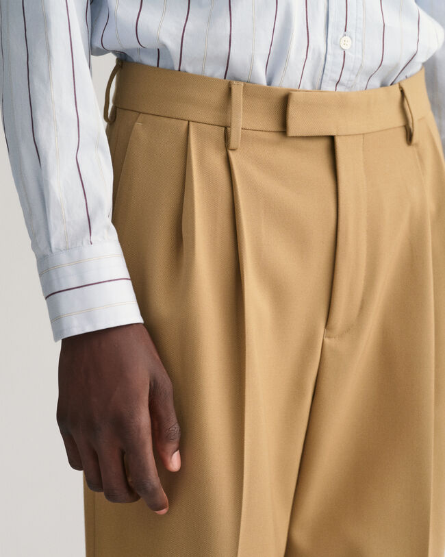 Pantalon plissé à jambes larges