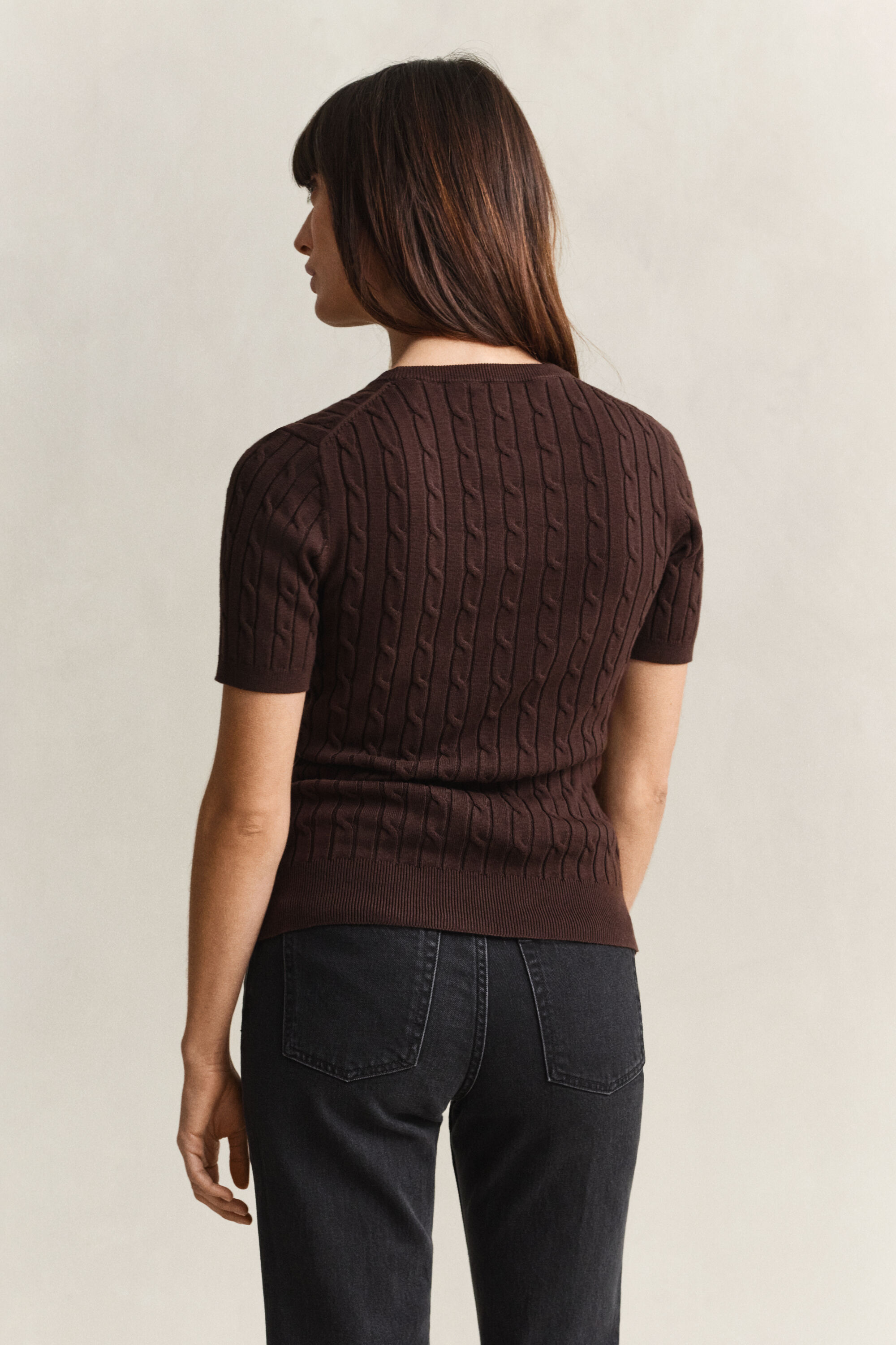 Pull à manches courtes en maille de coton stretch à torsades
