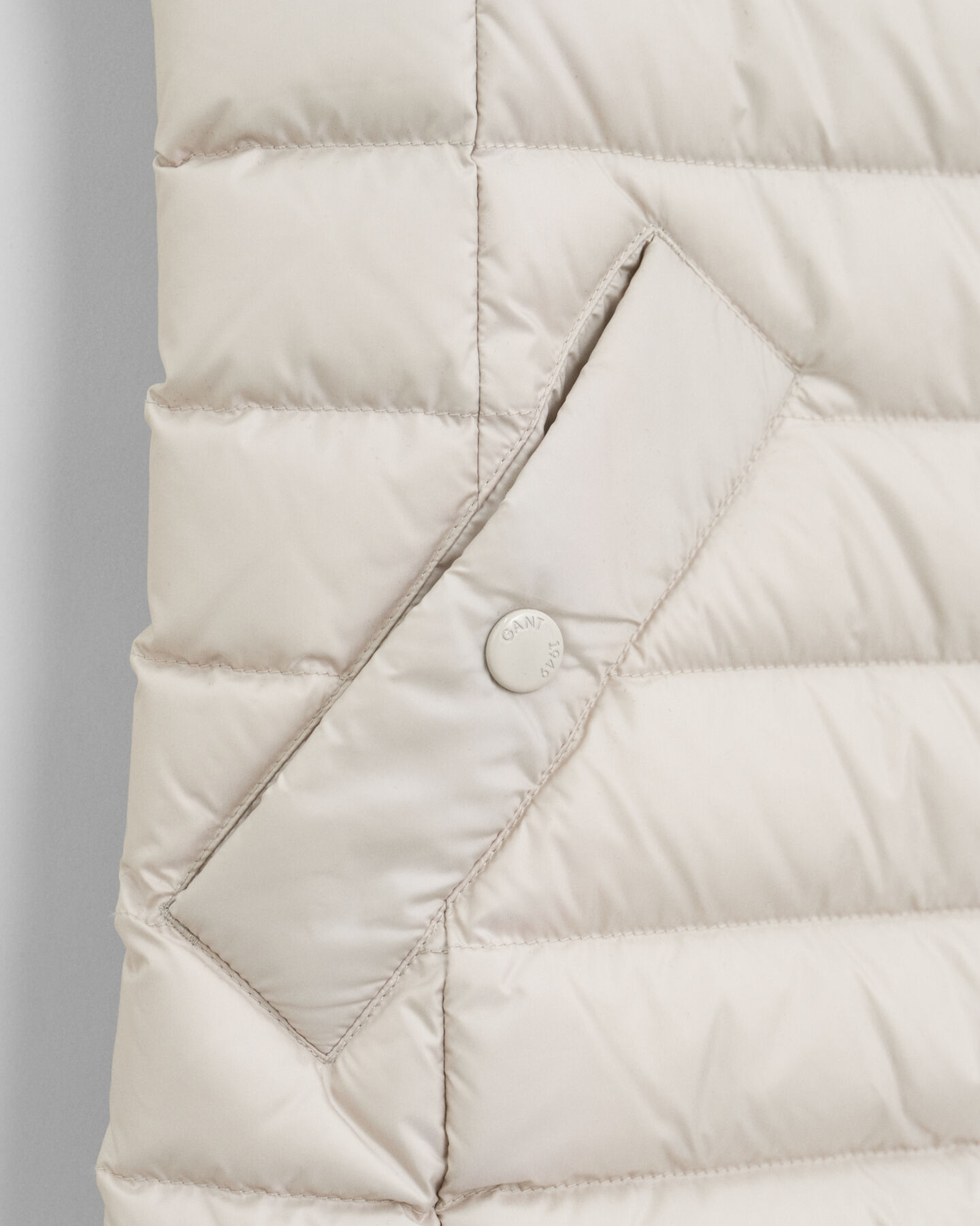 Doudoune sans manches l&eacute;g&egrave;re en duvet