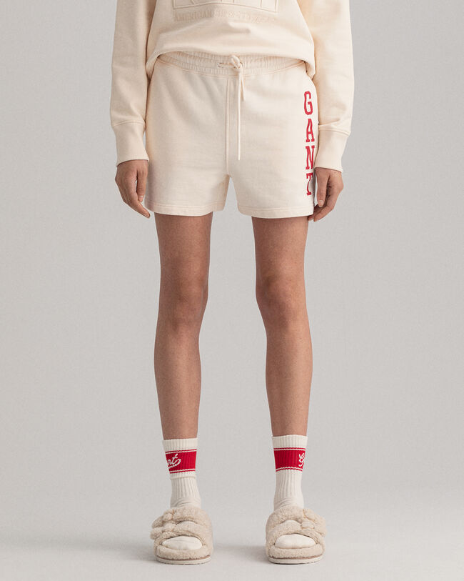 Short Retro Flag Logo