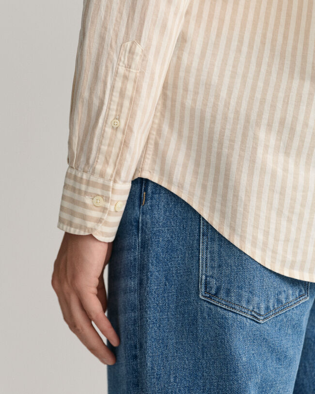 Chemise regular fit en coton et lin à rayures