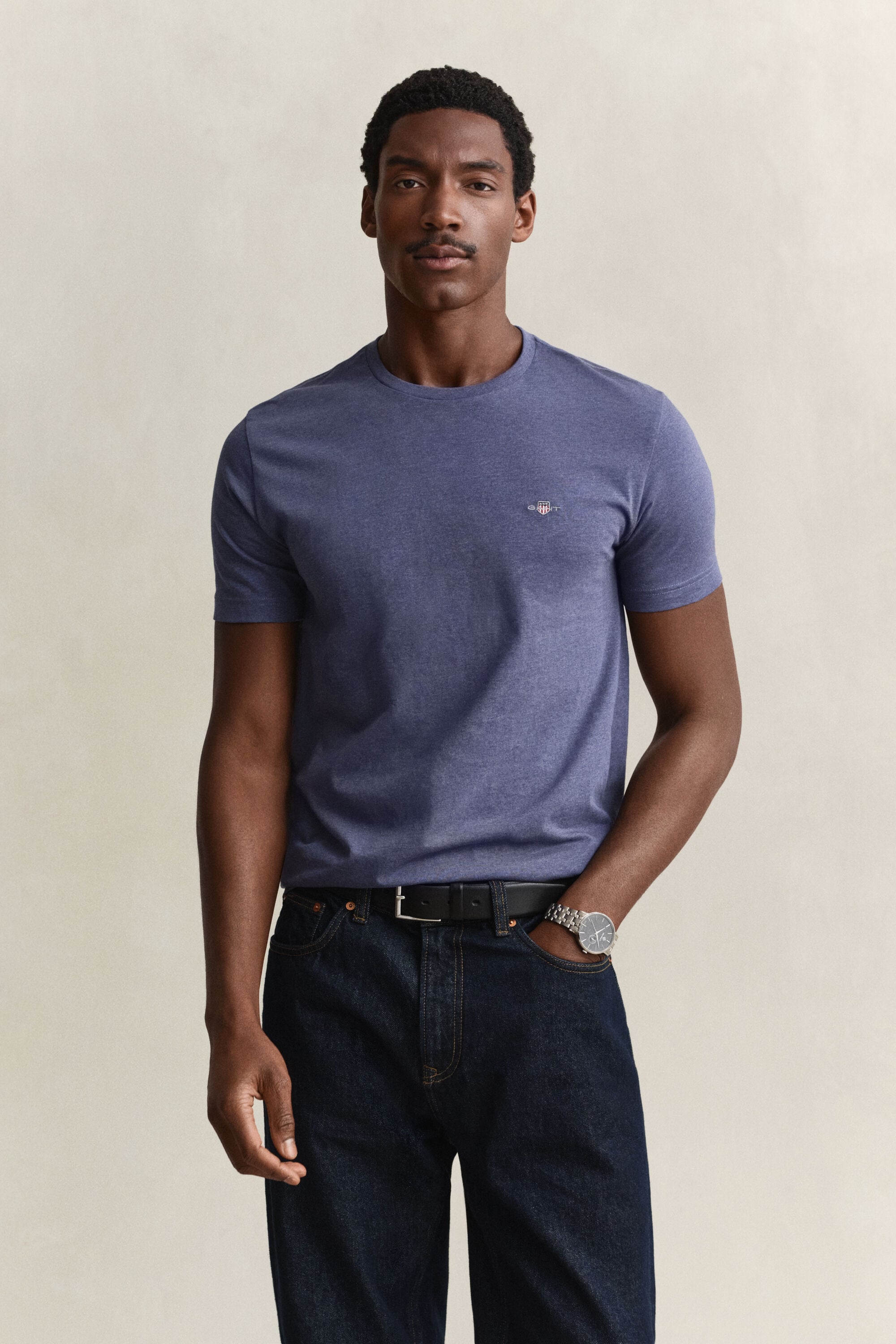 T-shirt regular avec écusson