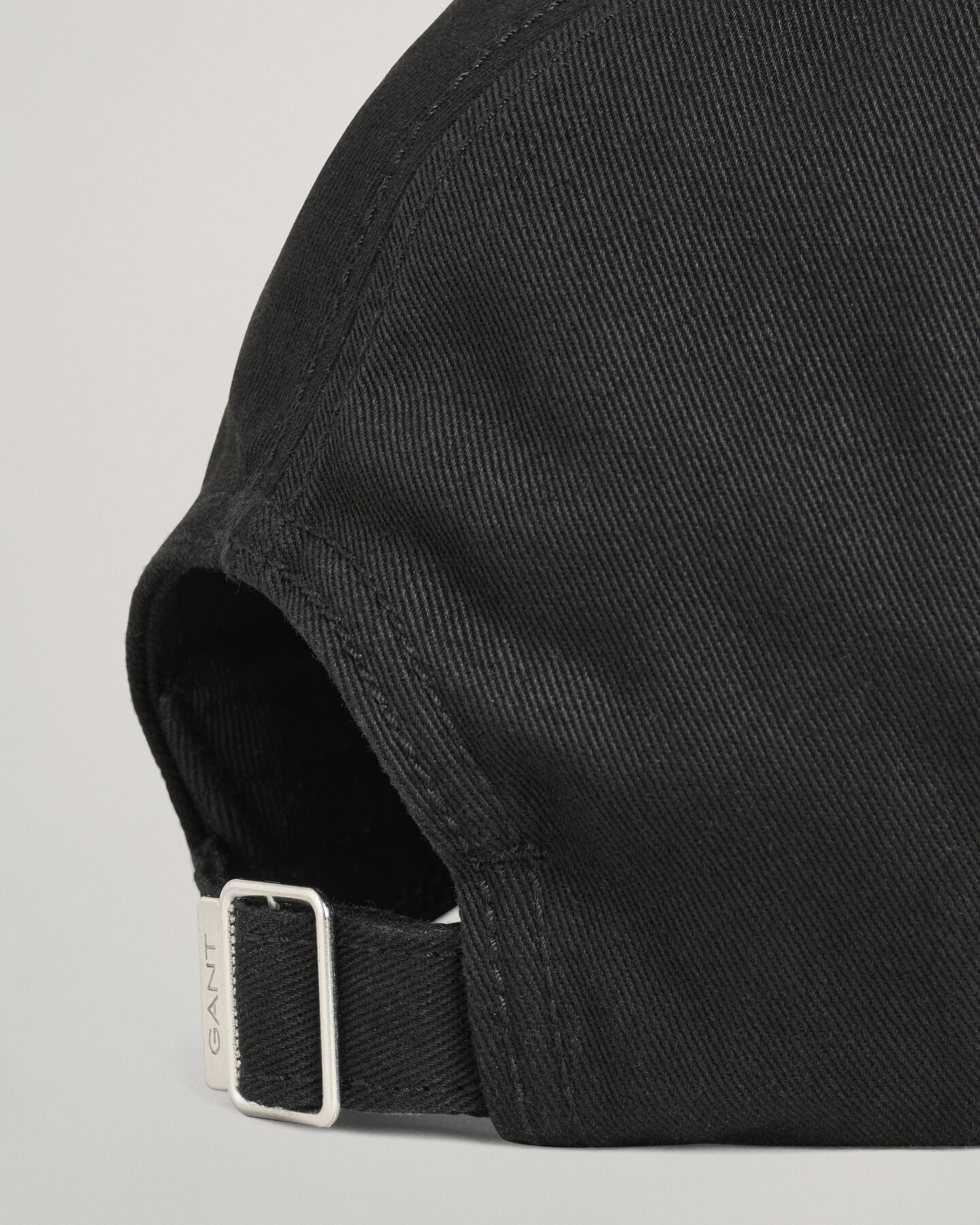 Casquette en serg&eacute; de coton