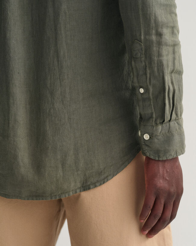 Chemise regular fit en lin teint en pi&egrave;ce