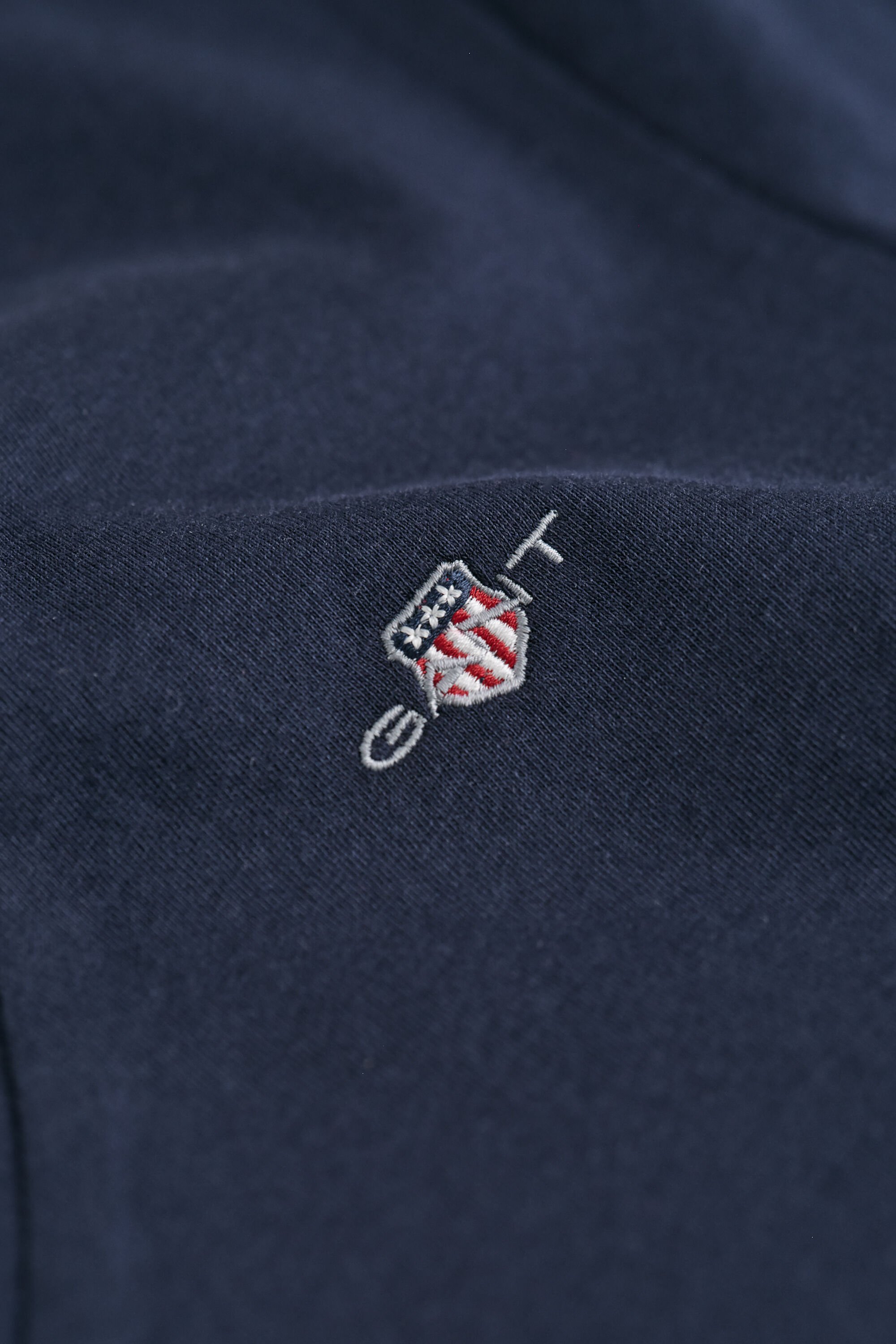 T-shirt col V Shield