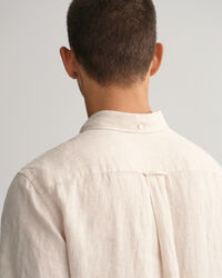 Chemise regular fit en lin &agrave; rayures et manches courtes