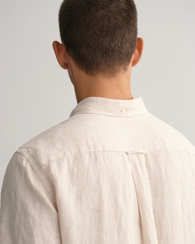 Chemise regular fit en lin &agrave; rayures et manches courtes