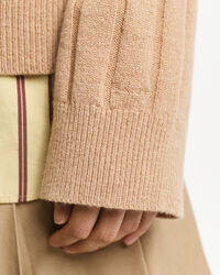 Pull col V en laine à côtes larges