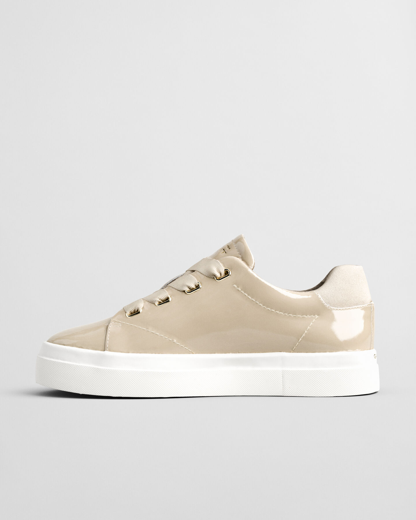 Baskets en cuir verni Avona