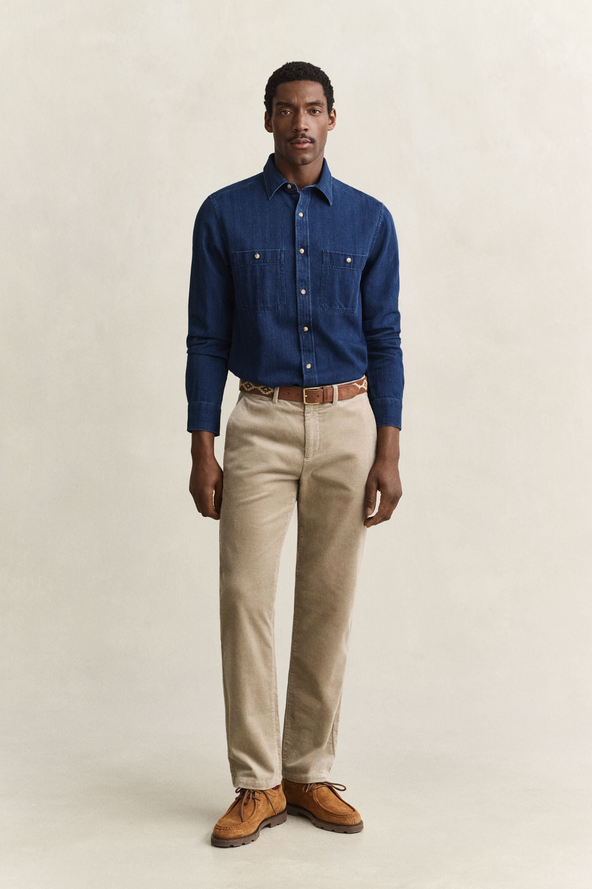 Pantalon Regular en velours côtelé