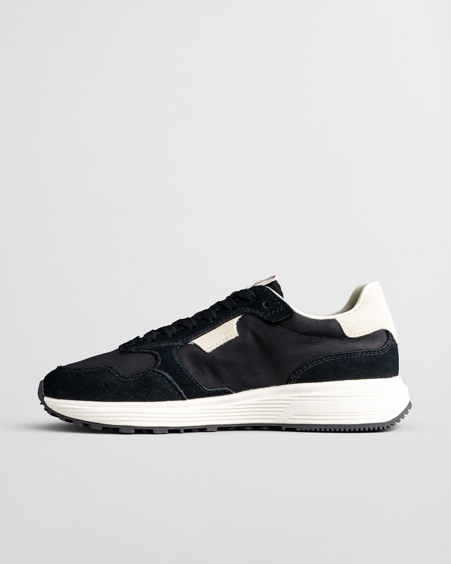 Baskets en daim et nylon Beywin