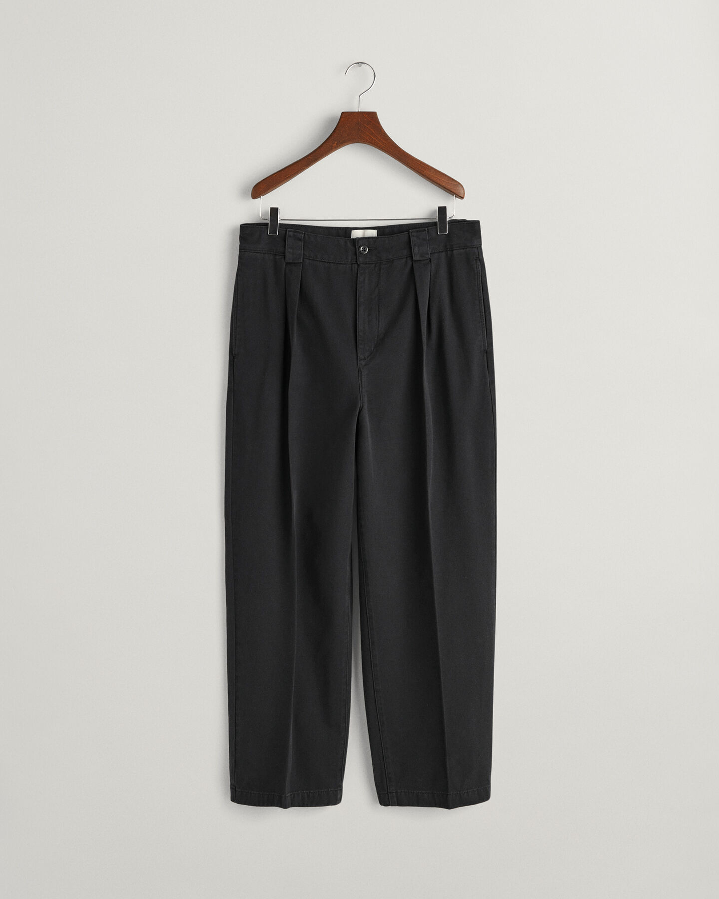 Pantalon chino en sergé plissé