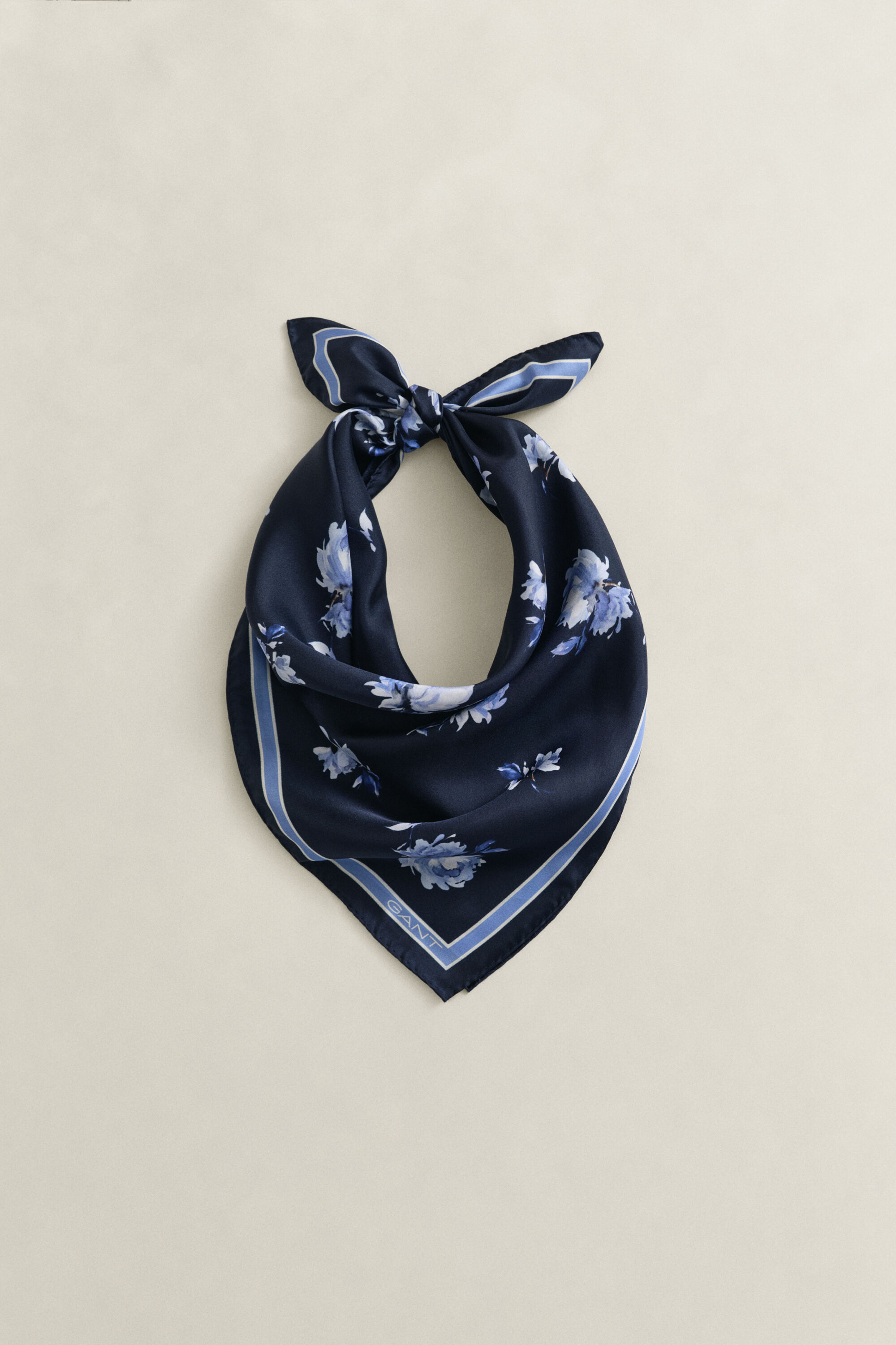 Foulard en soie à imprimé floral