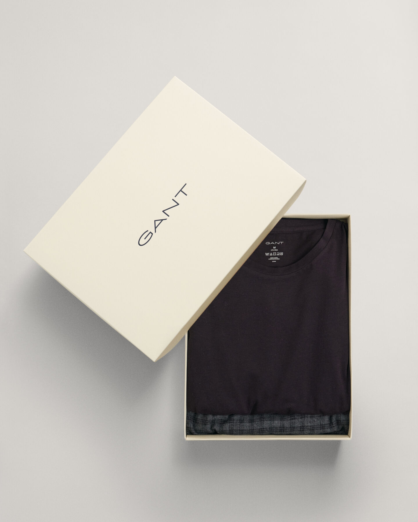 Coffret cadeau t-shirt et pantalon de pyjama en flanelle