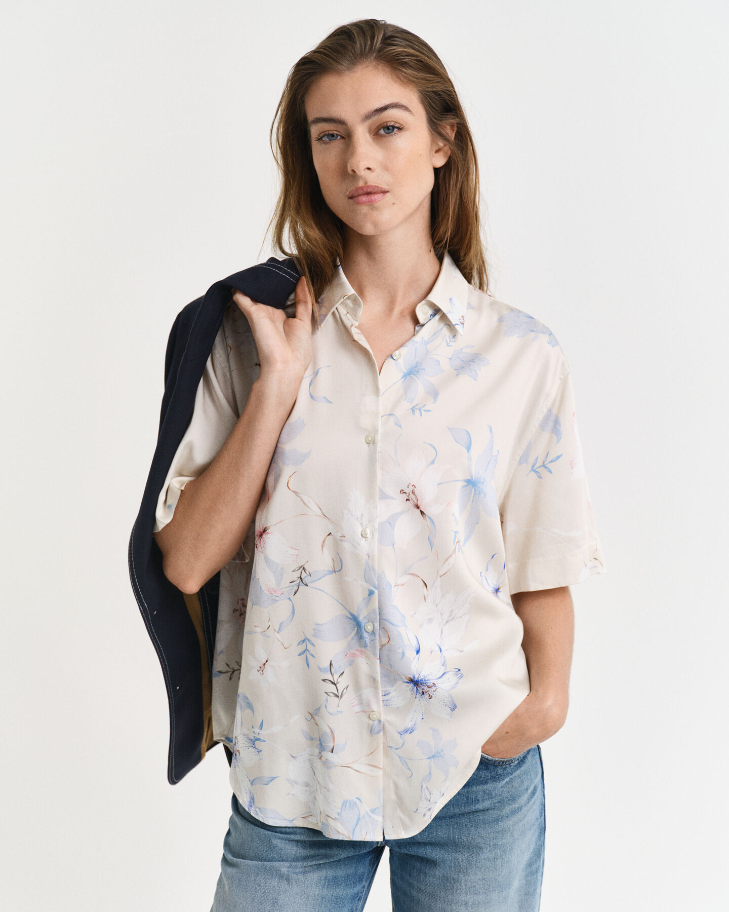 Chemise coupe regular à manches courtes avec imprimé floral