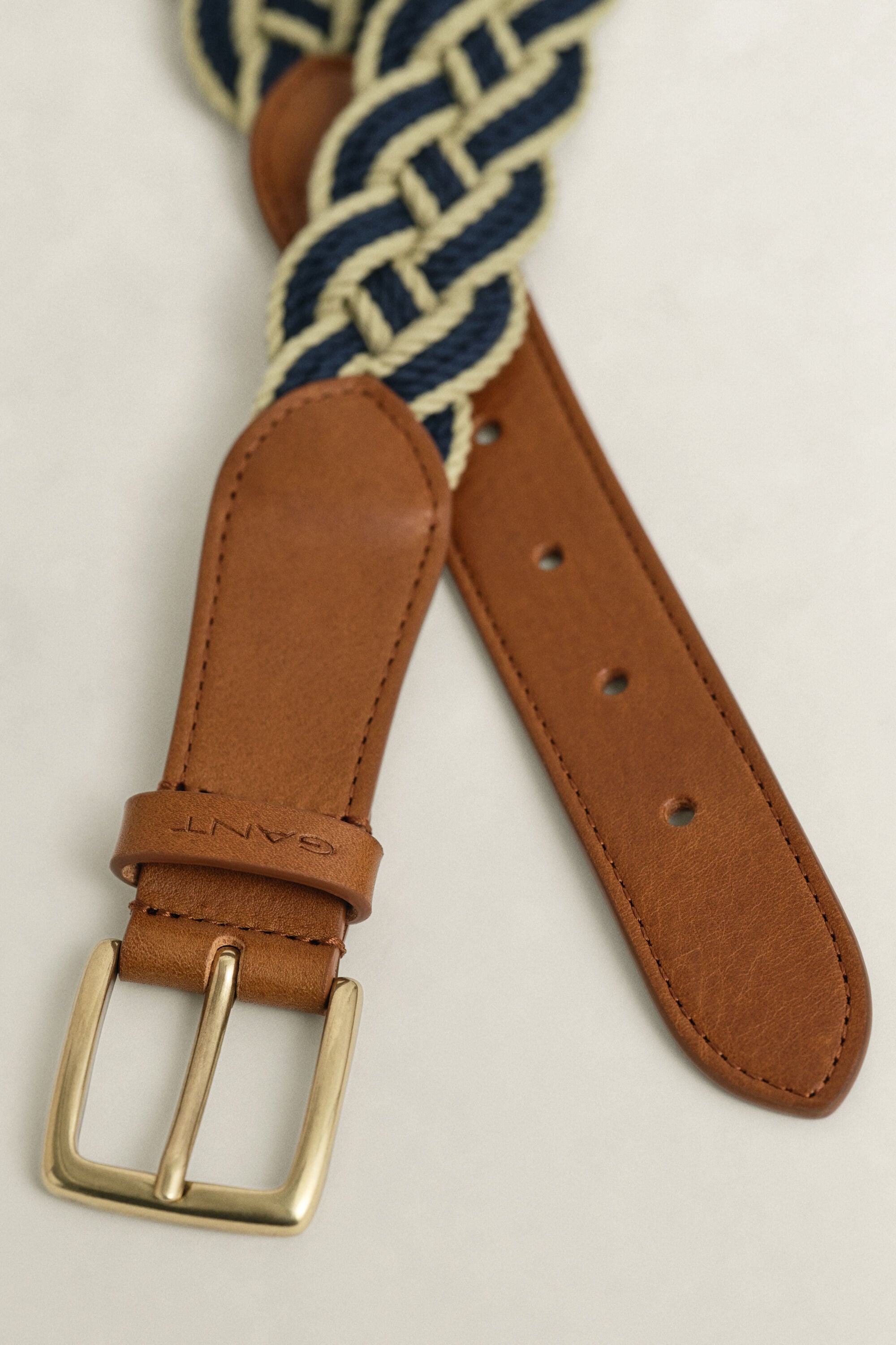 Ceinture tressée contrastante