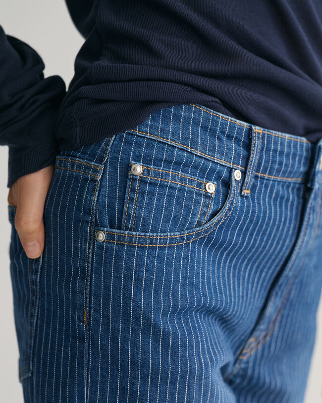 Jean court à jambes droites et rayures