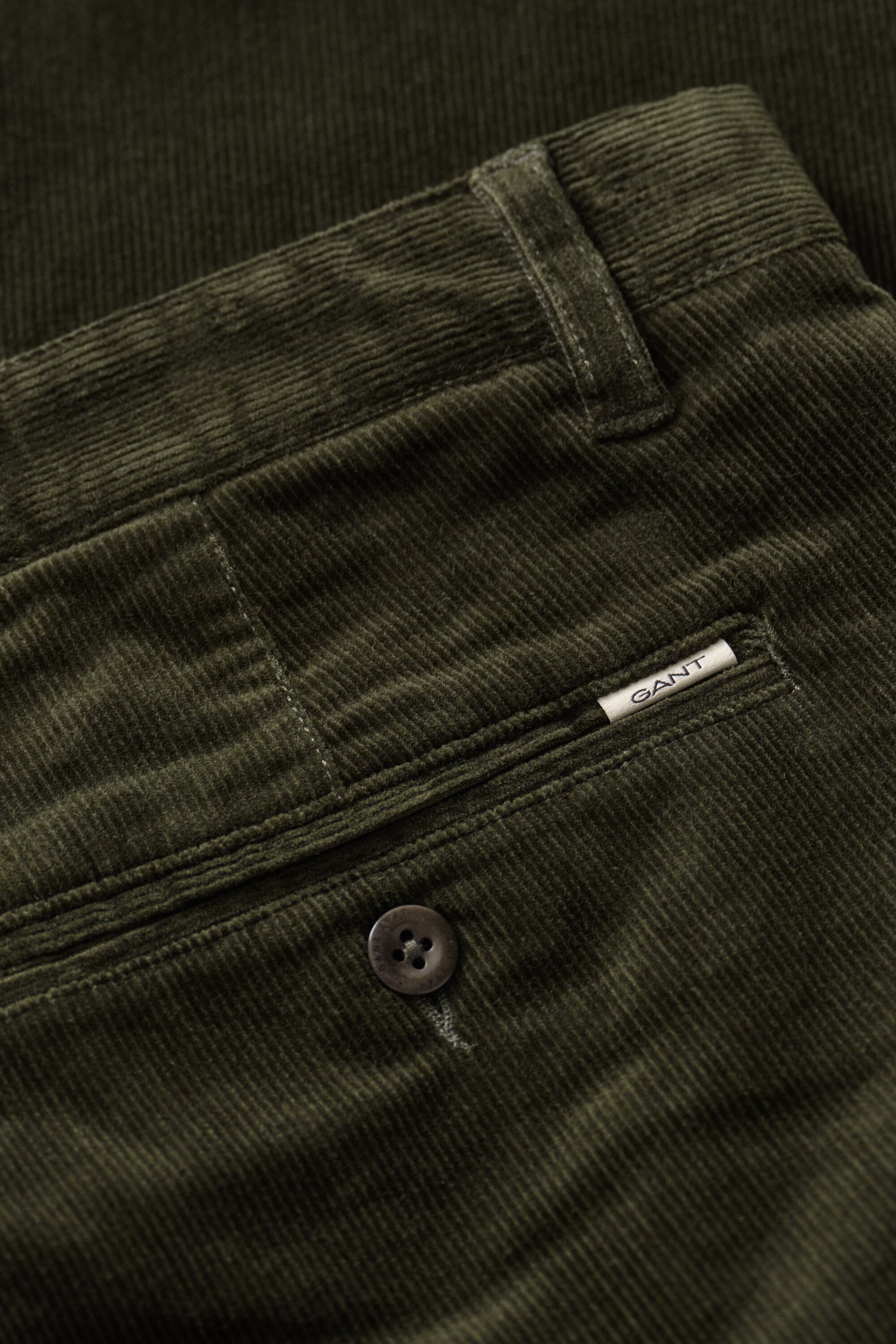 Pantalon chino slim en velours côtelé
