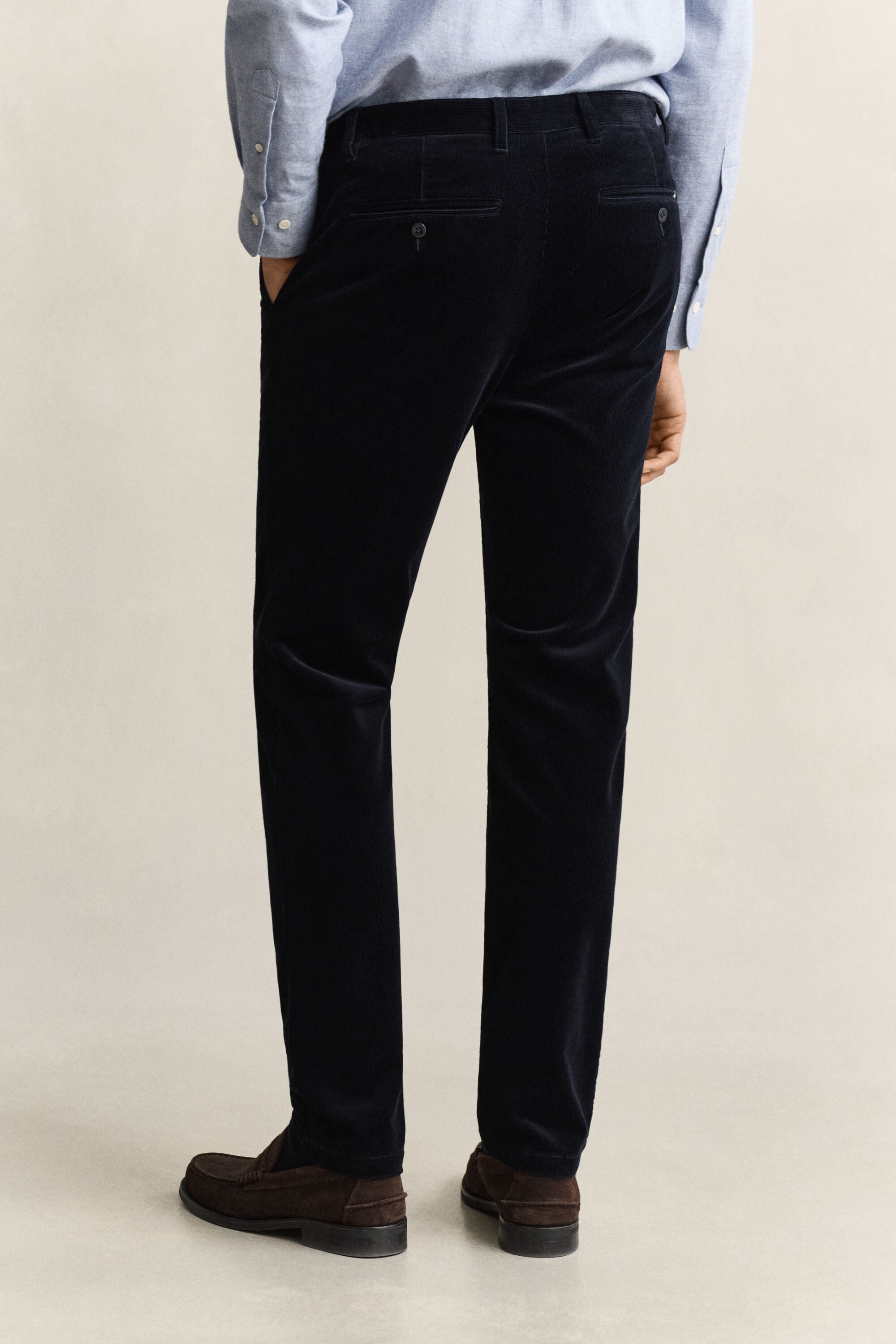 Pantalon chino slim en velours côtelé