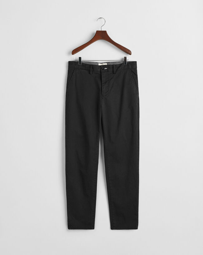 Pantalon chino coupe fuselée en sergé