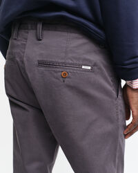 Pantalon chino coupe slim en sergé