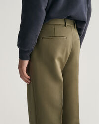 Pantalon chino ajust&eacute;