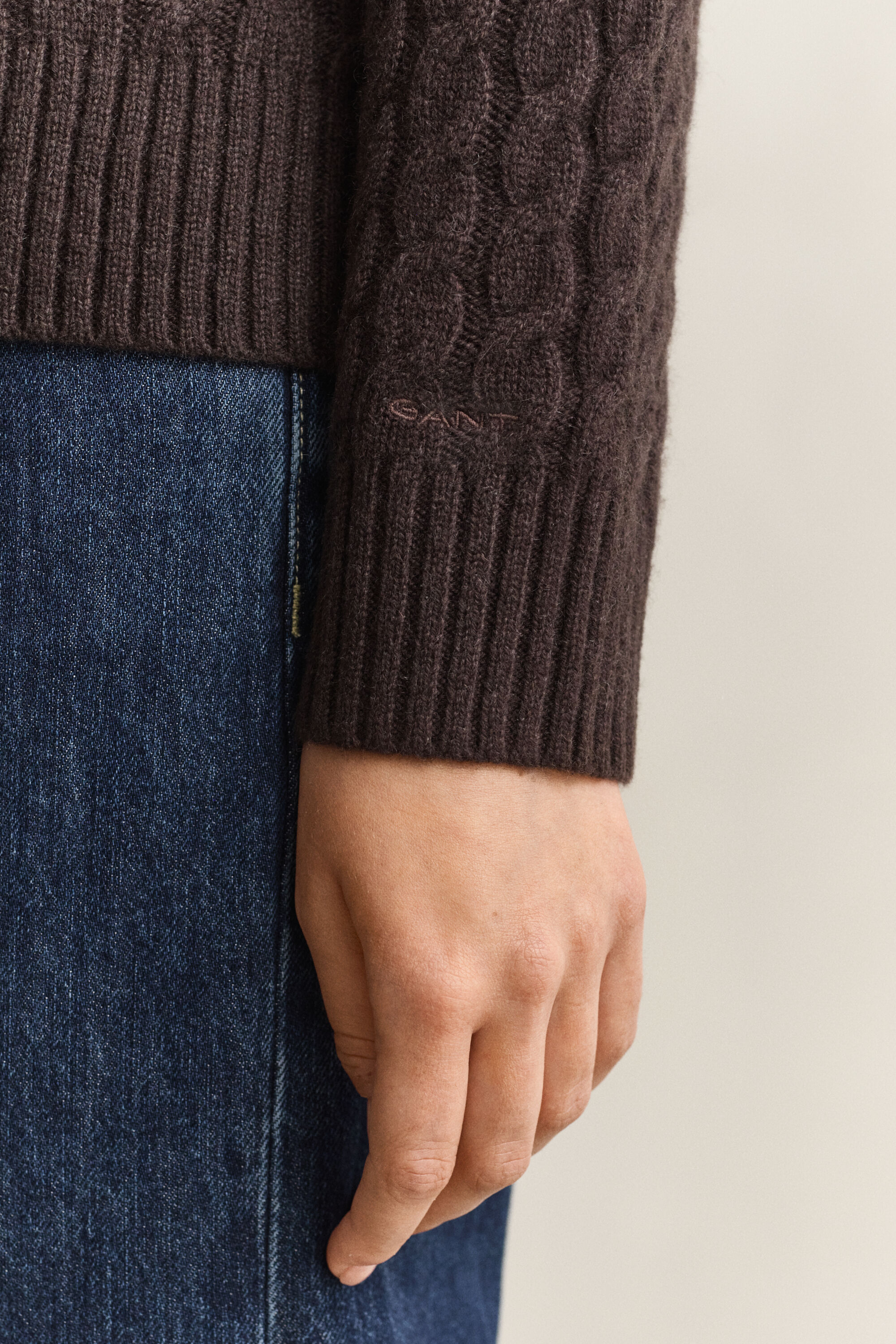 Pull en cachemire à maille torsadée