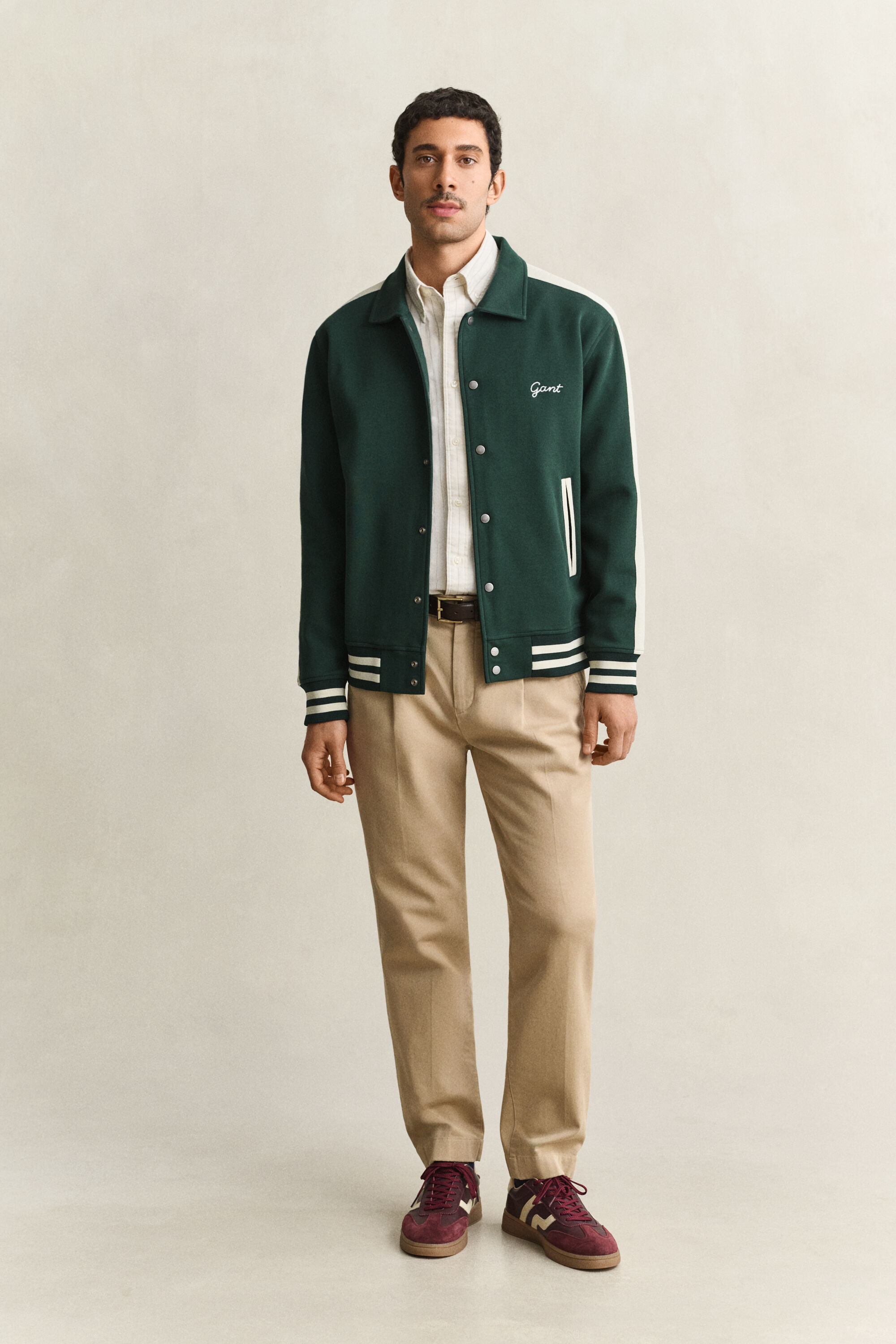Pantalon chino ajusté