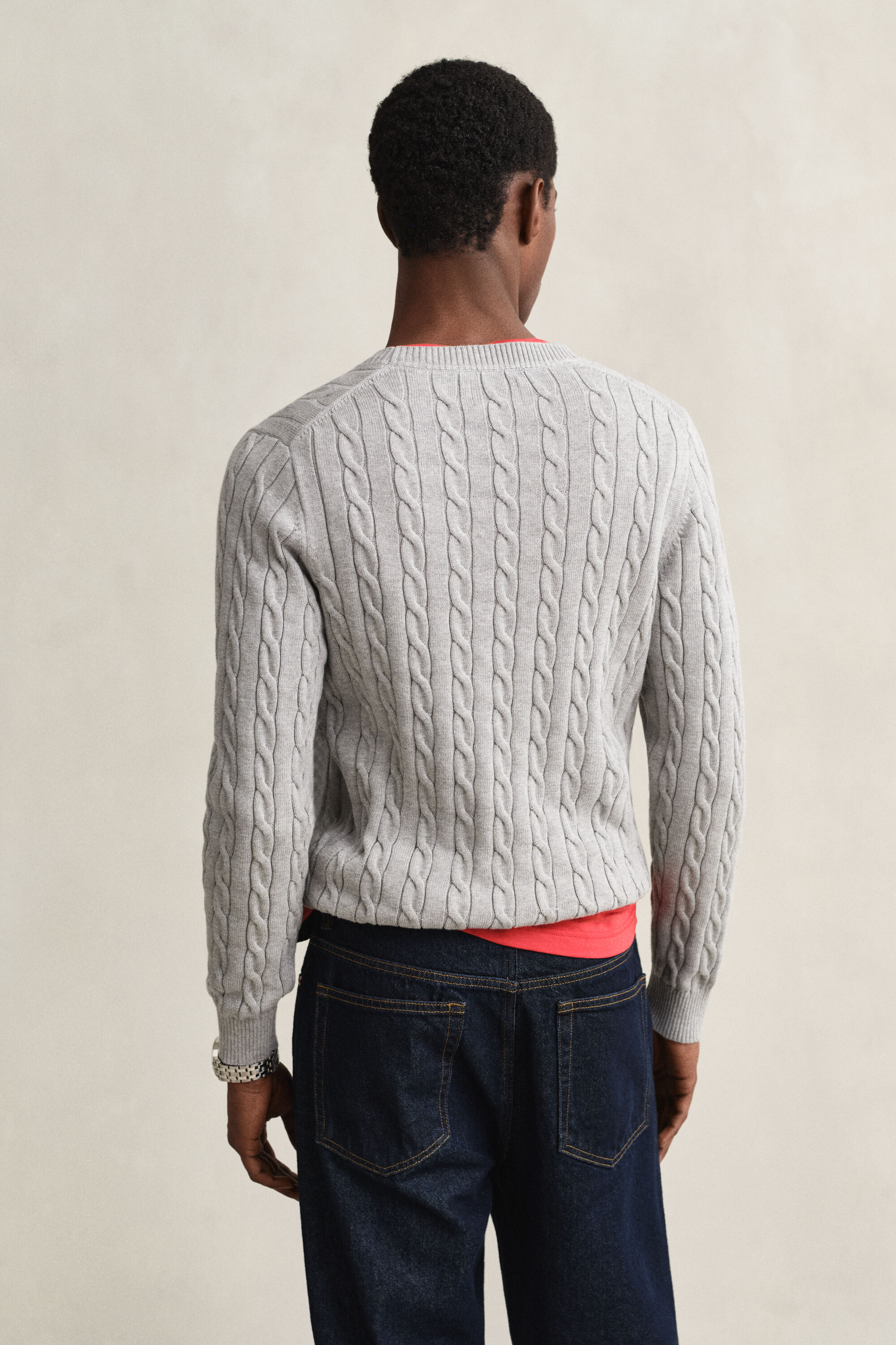 Pull en maille torsadée classique