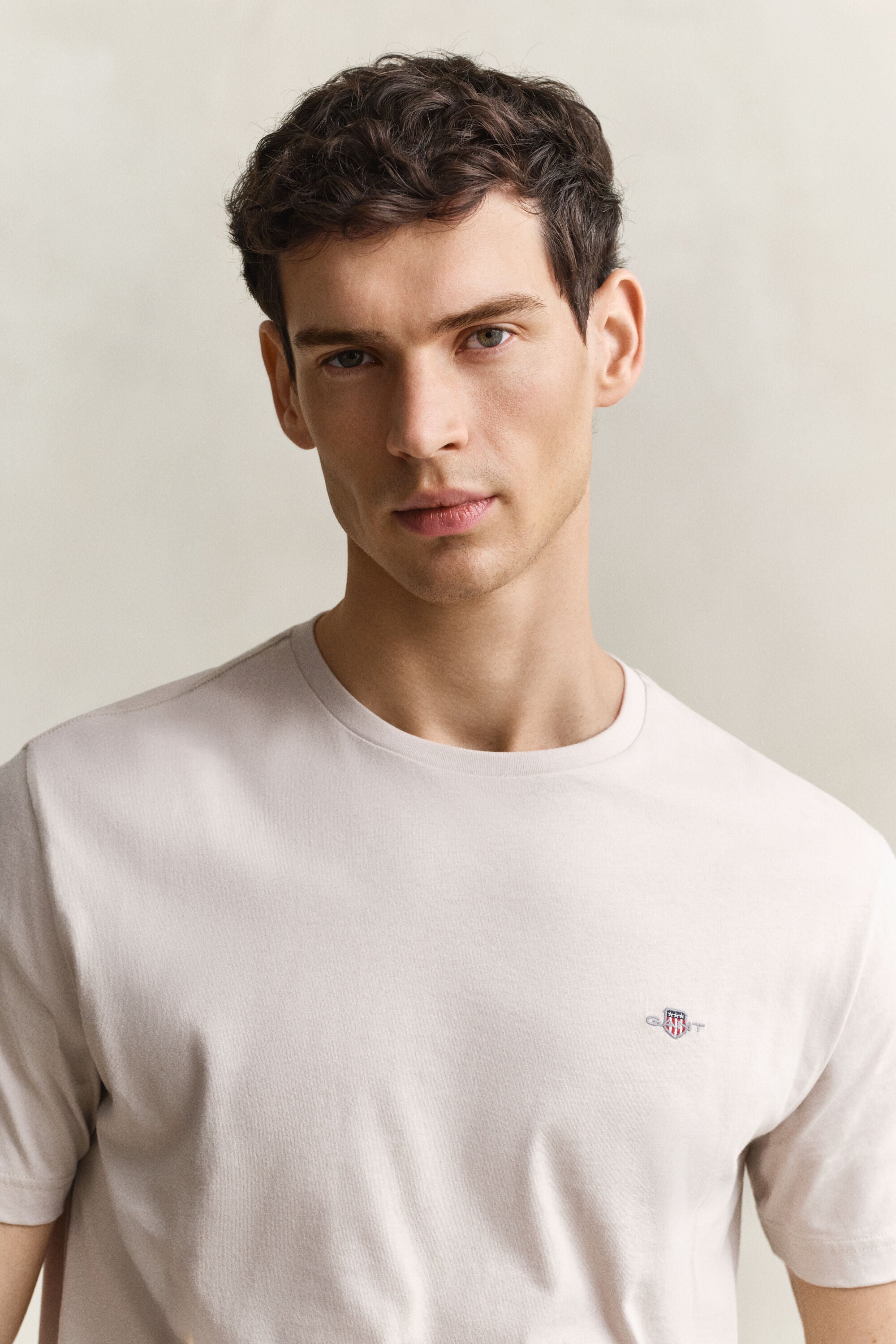 T-shirt coupe regular avec écusson