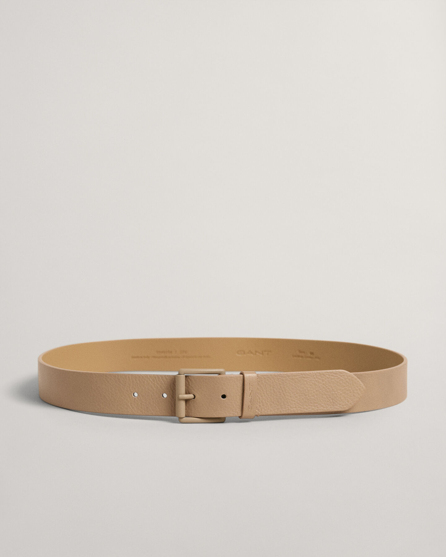Ceinture en cuir avec boucle ton sur ton
