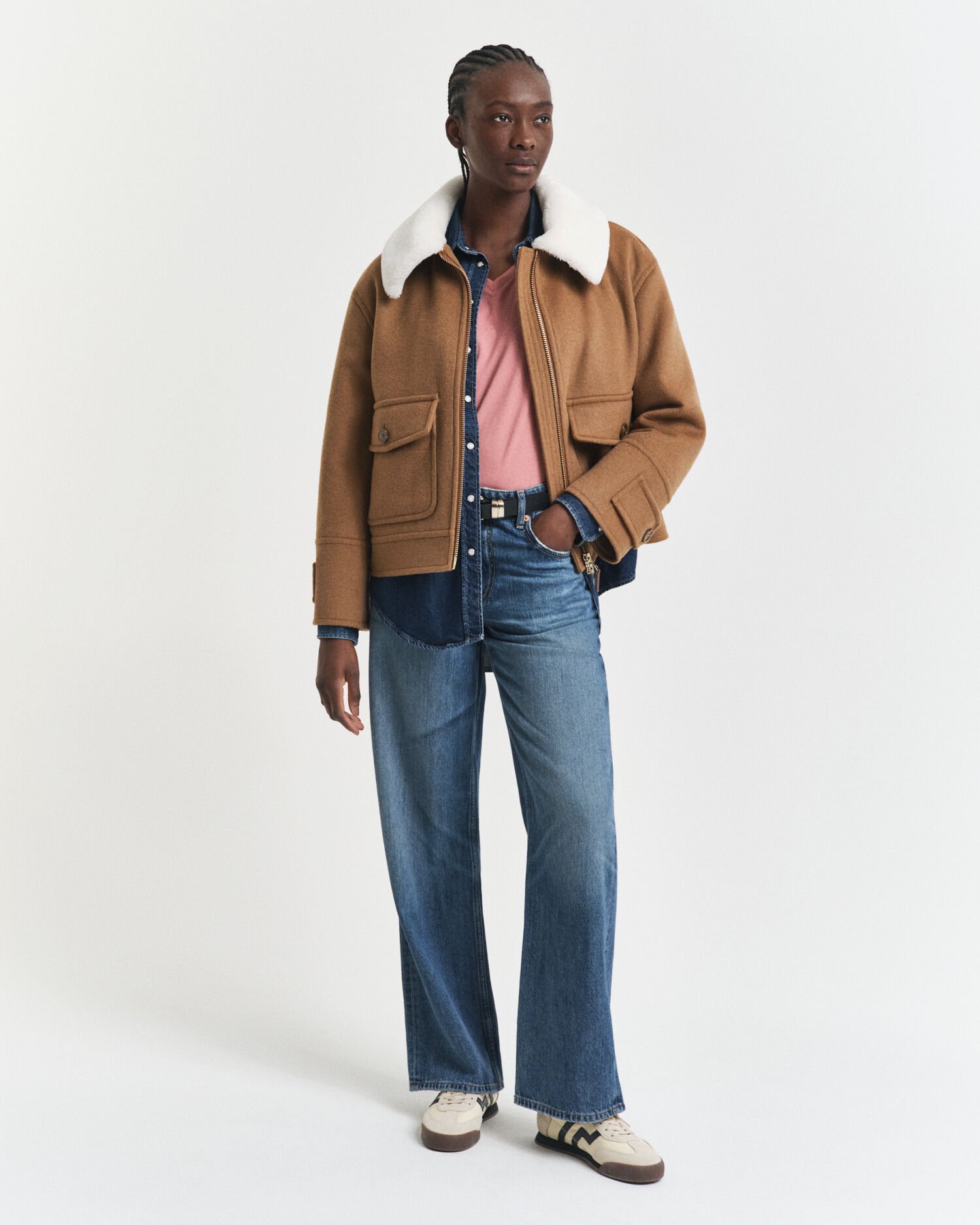 T-shirt col V Shield