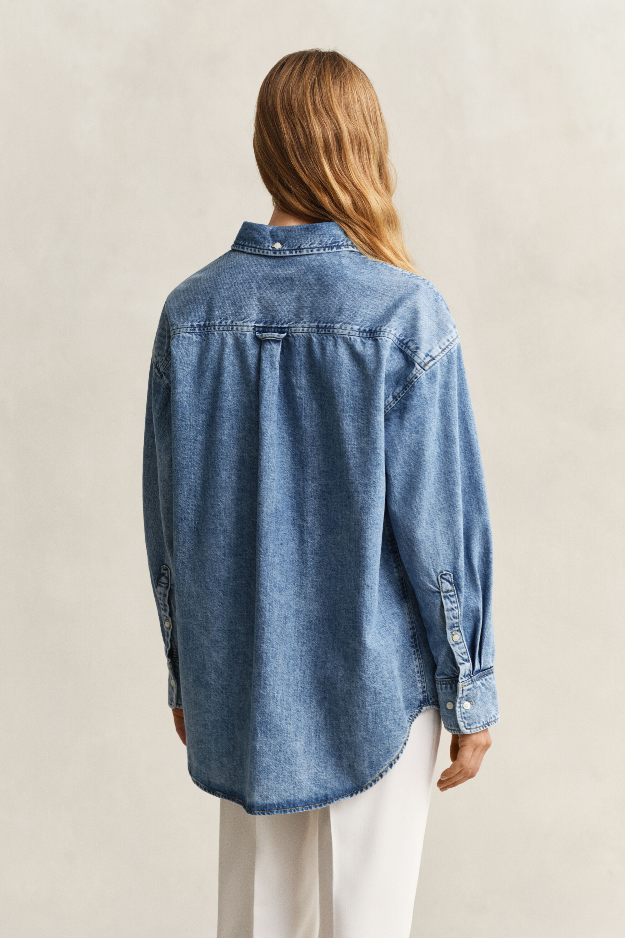 Chemise en denim brodée