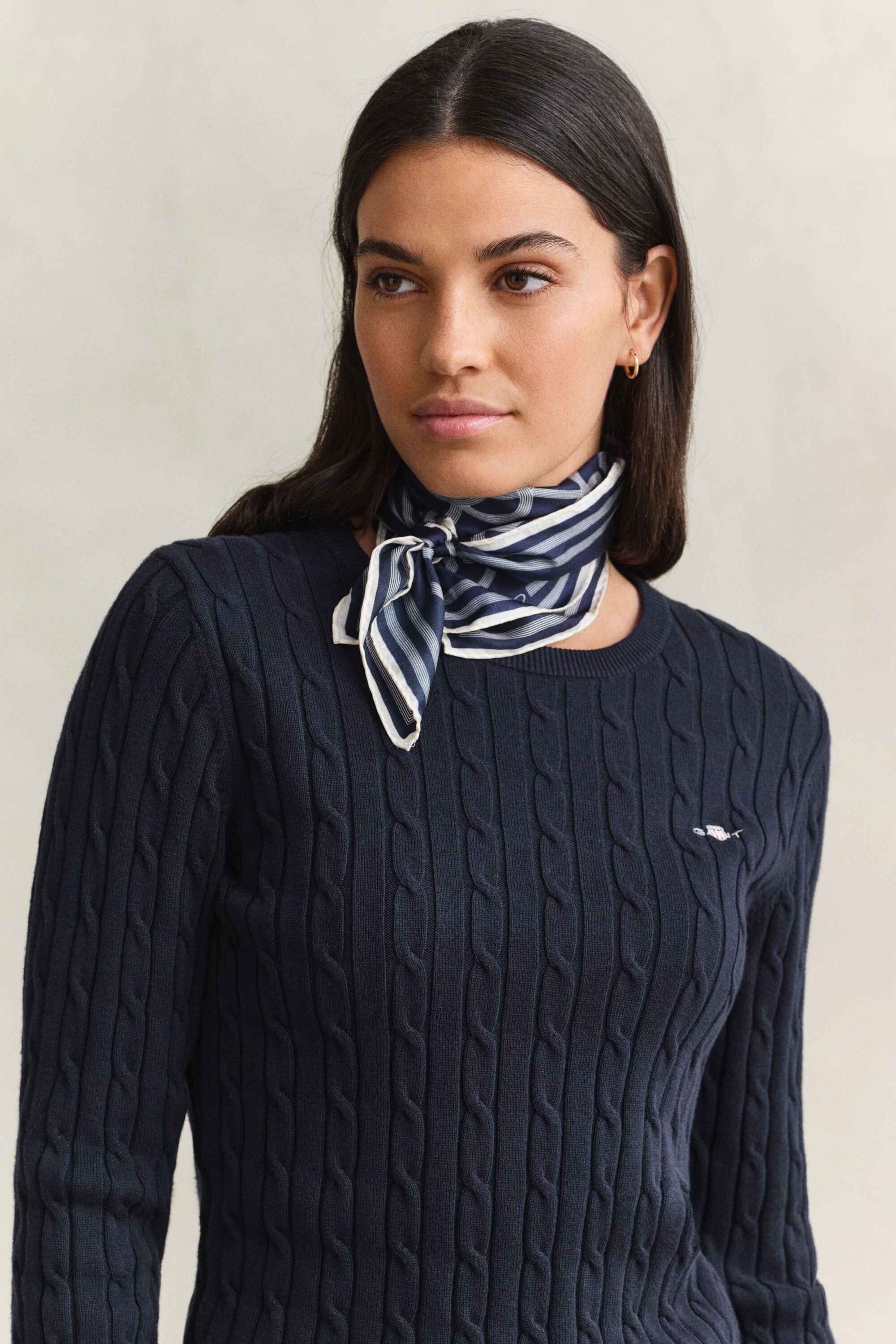 Pull col rond en maille de coton stretch à torsades