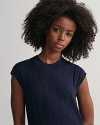 Robe ras du cou en maille c&ocirc;tel&eacute;e sans manches