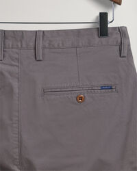 Pantalon chino slim fit en sergé Hallden