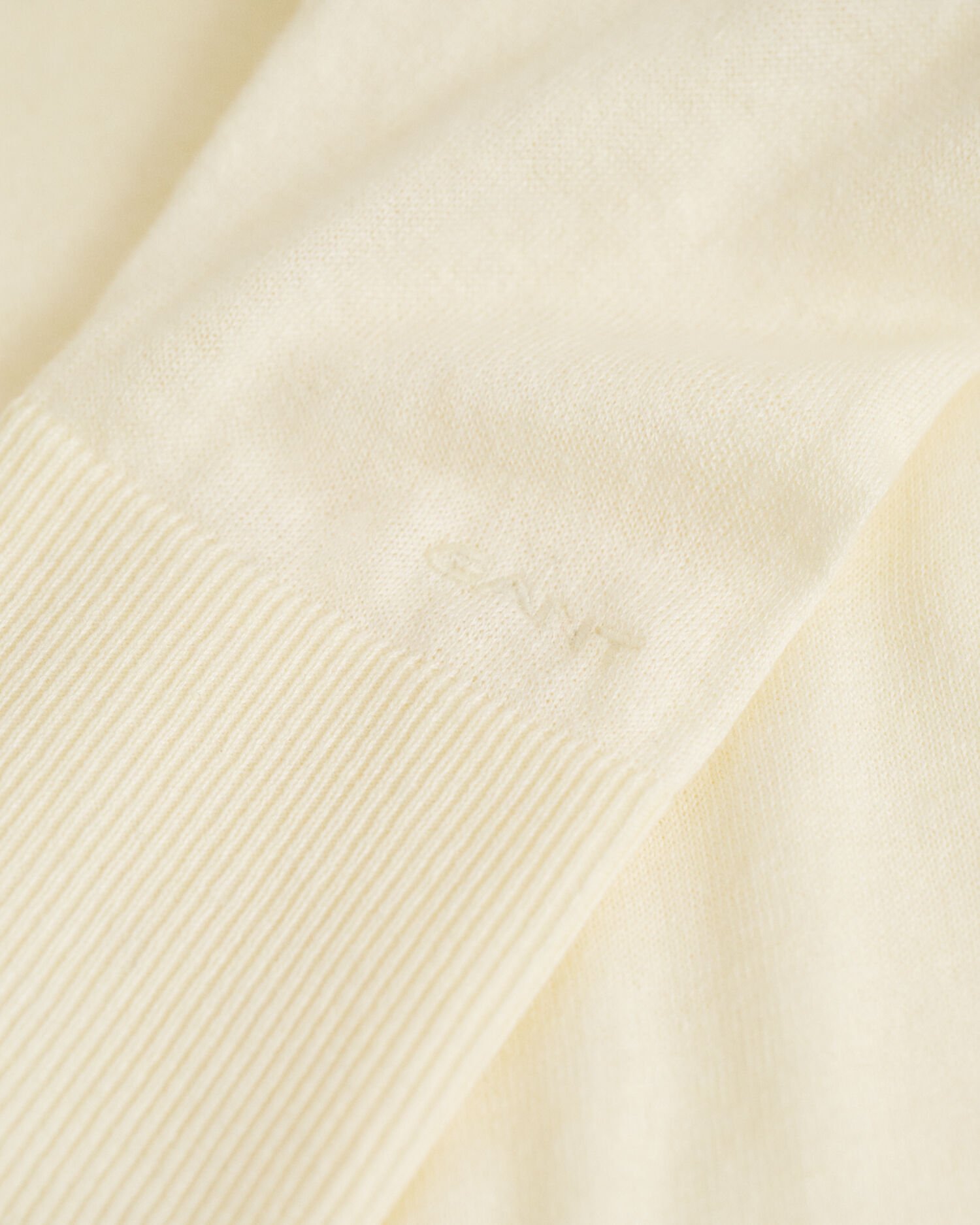 Pull col V en maille fine