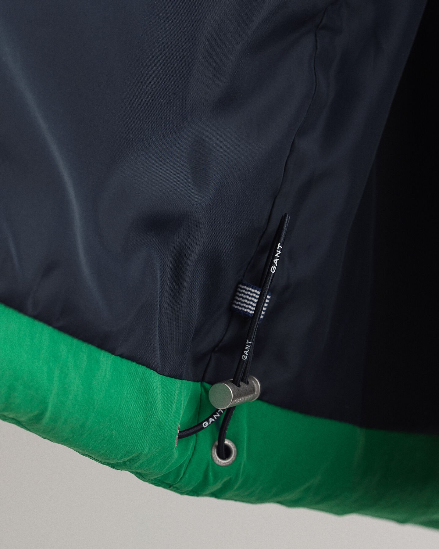 Doudoune sans manches rembourr&eacute;e en colour-block