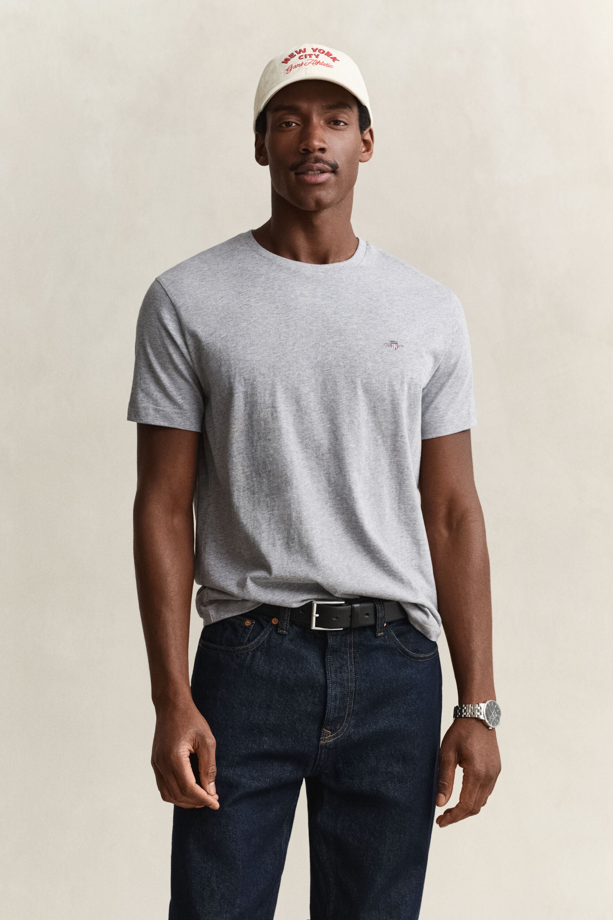 T-shirt regular avec écusson
