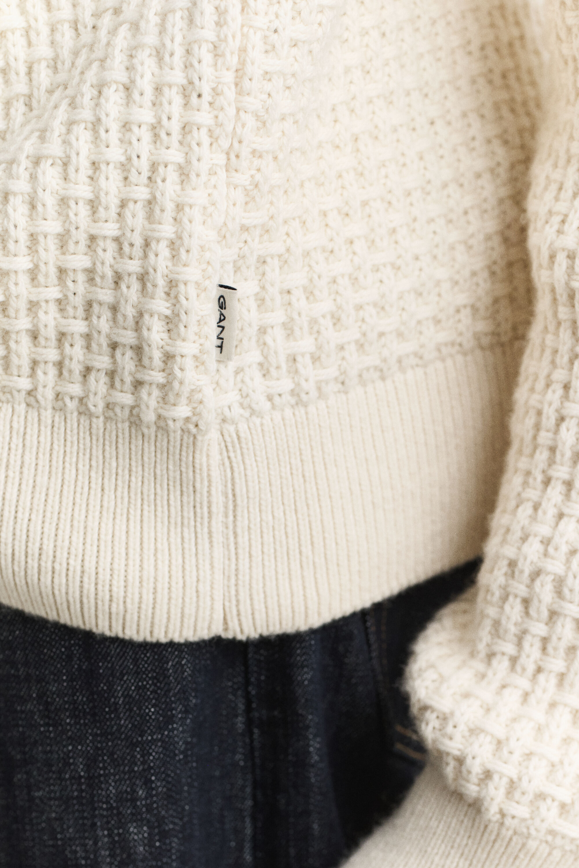 Pull texturé à col cheminée en laine et coton