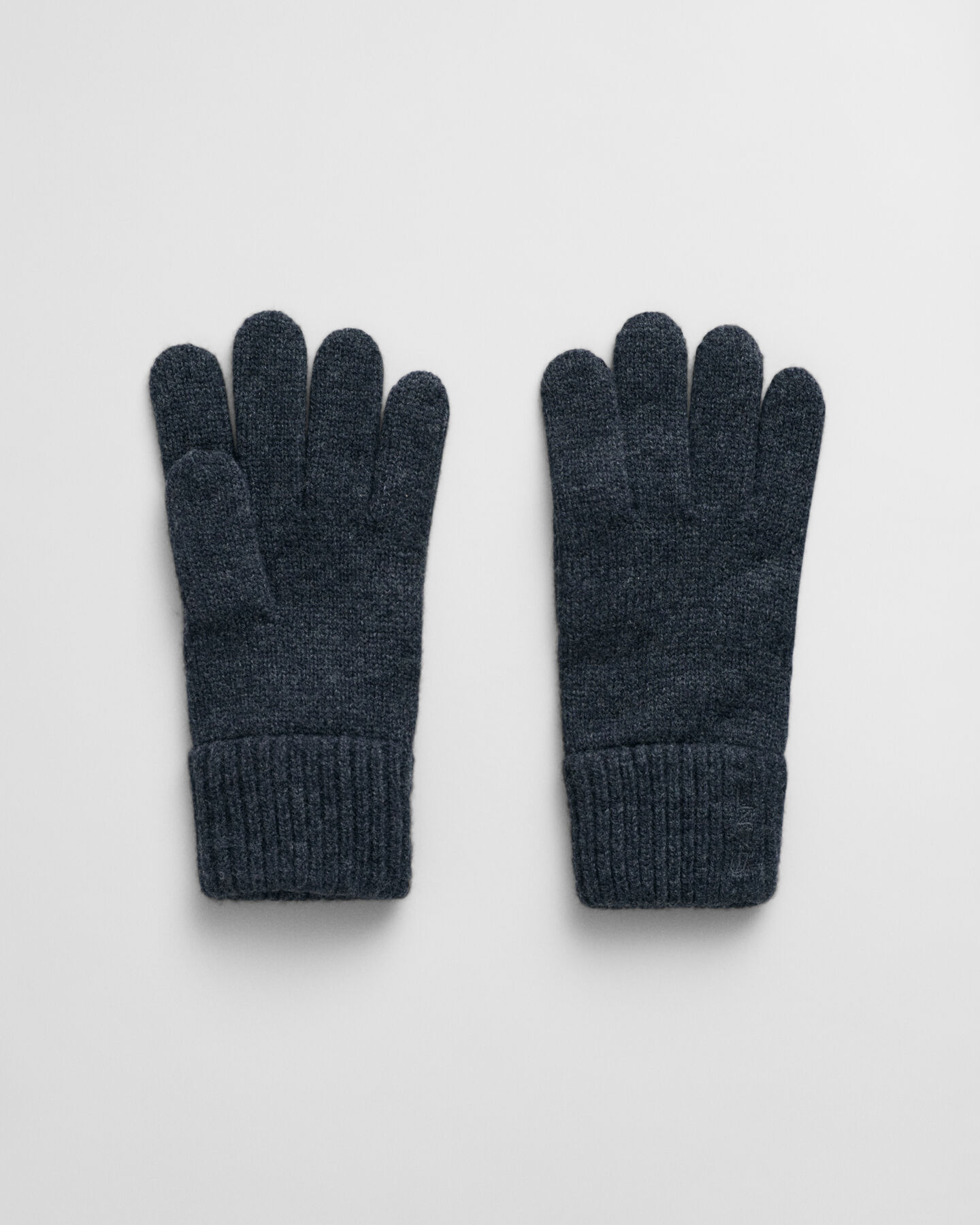 Gants en laine tricotée