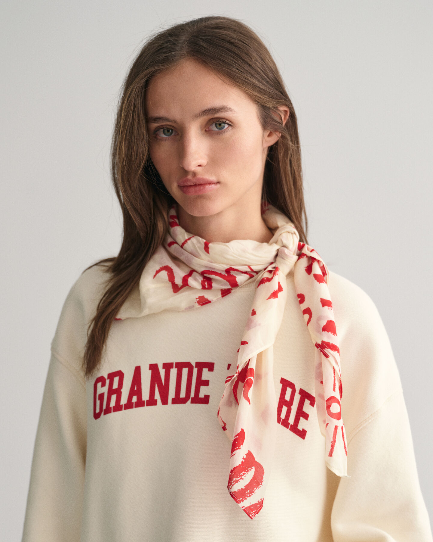 Foulard en coton et soie avec texte imprimé