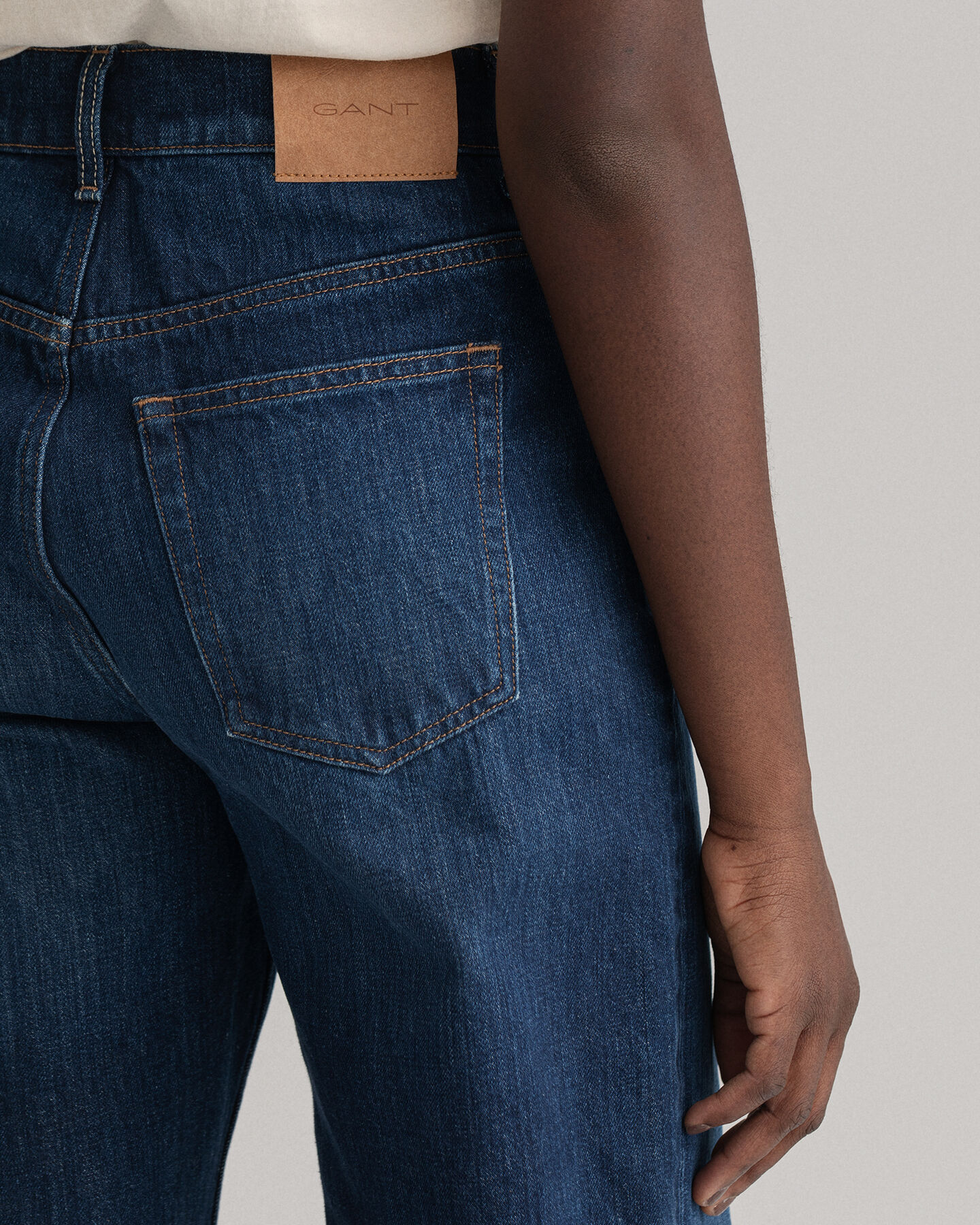 Jean relaxed fit taille haute &agrave; jambes droites