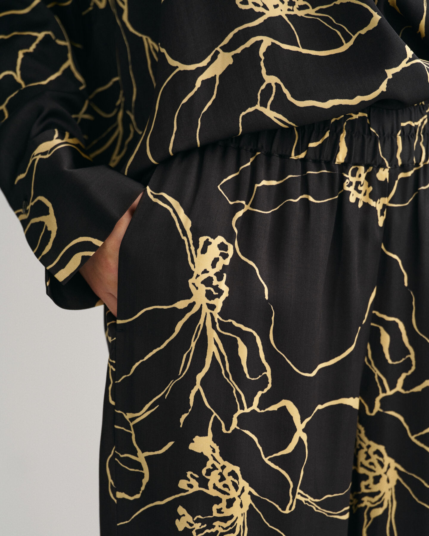 Pantalon &agrave; motif Line Drawing Pull-On