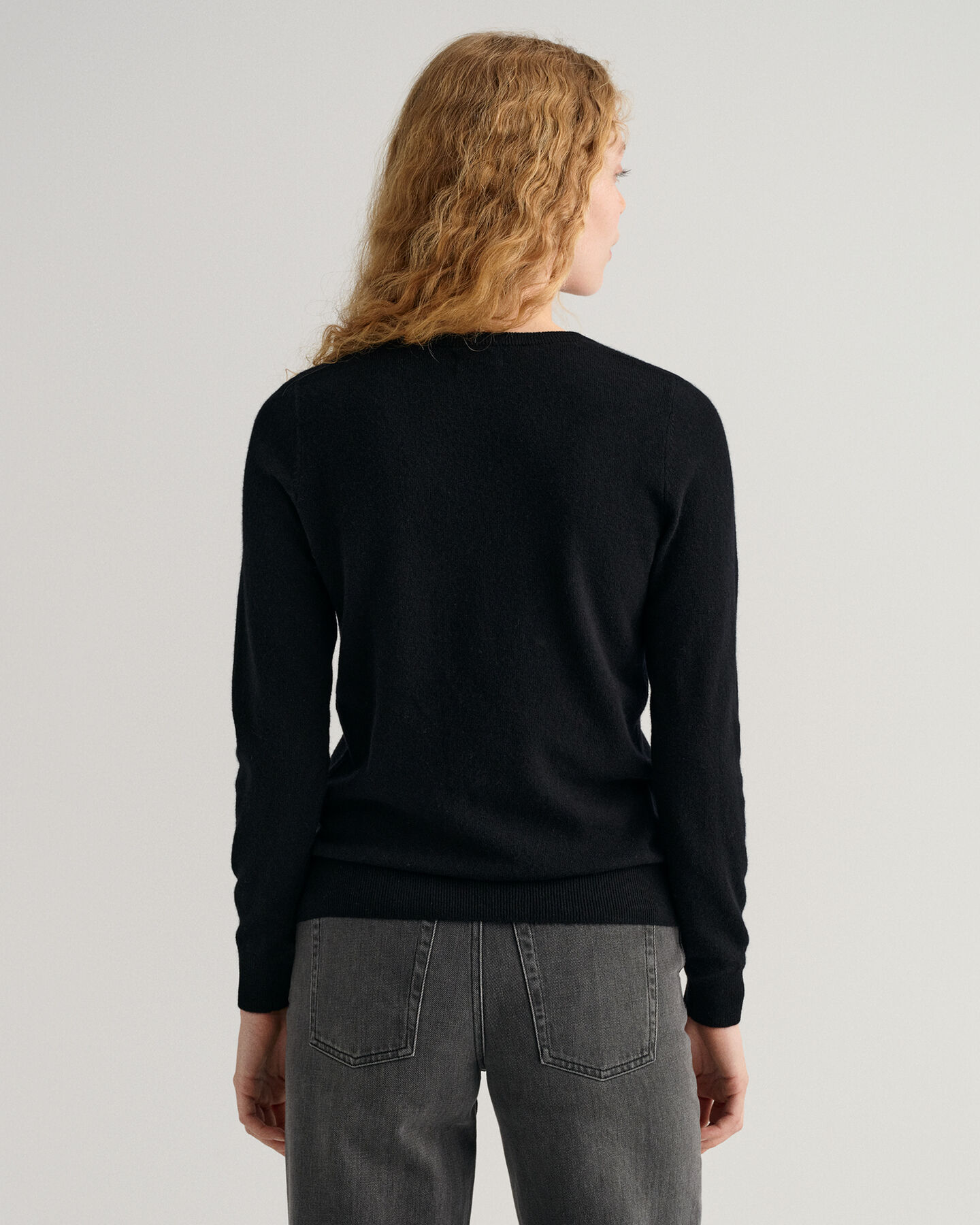 Pull col V en laine d'agneau extrafine