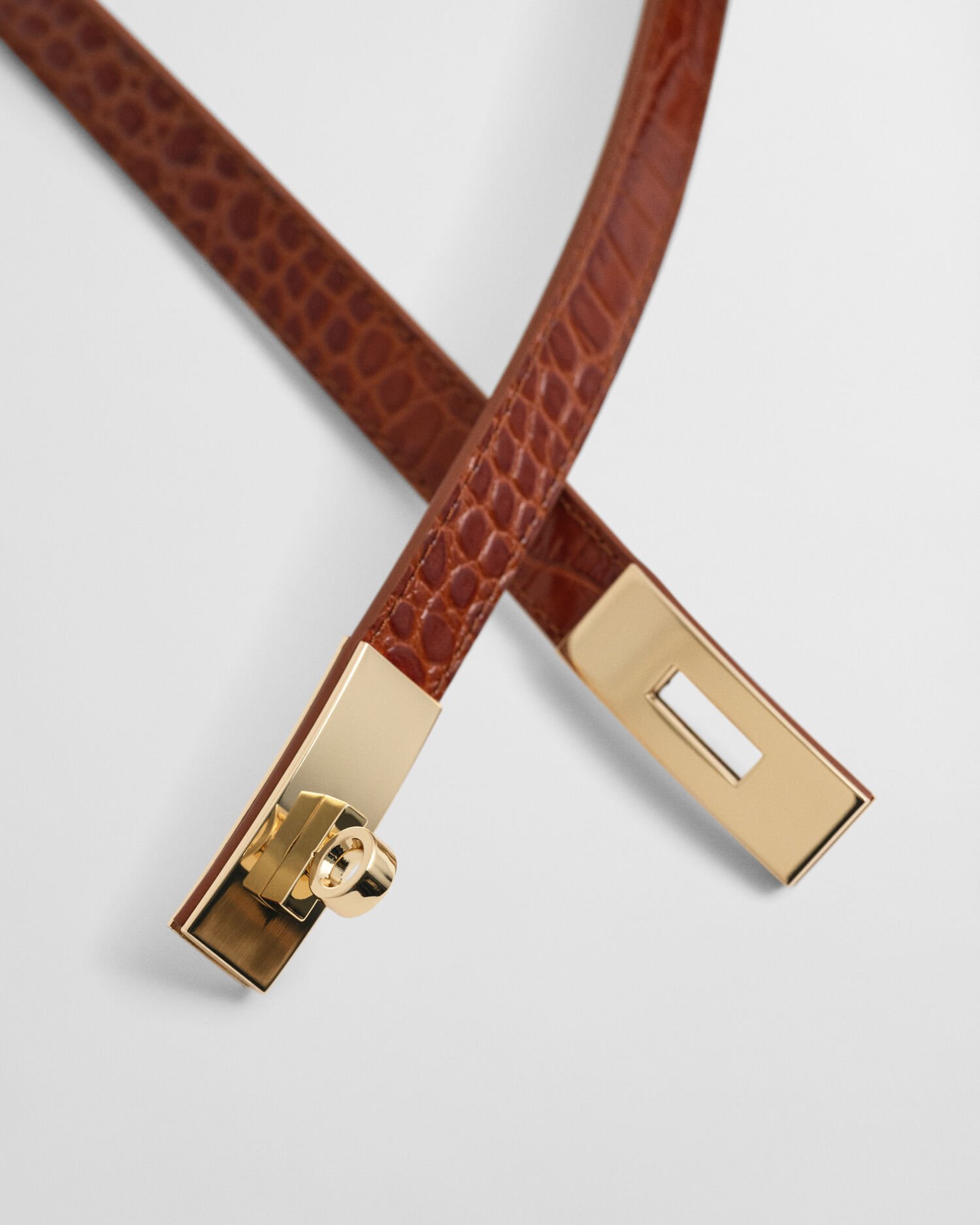 Ceinture en cuir effet croco avec boucle tournante