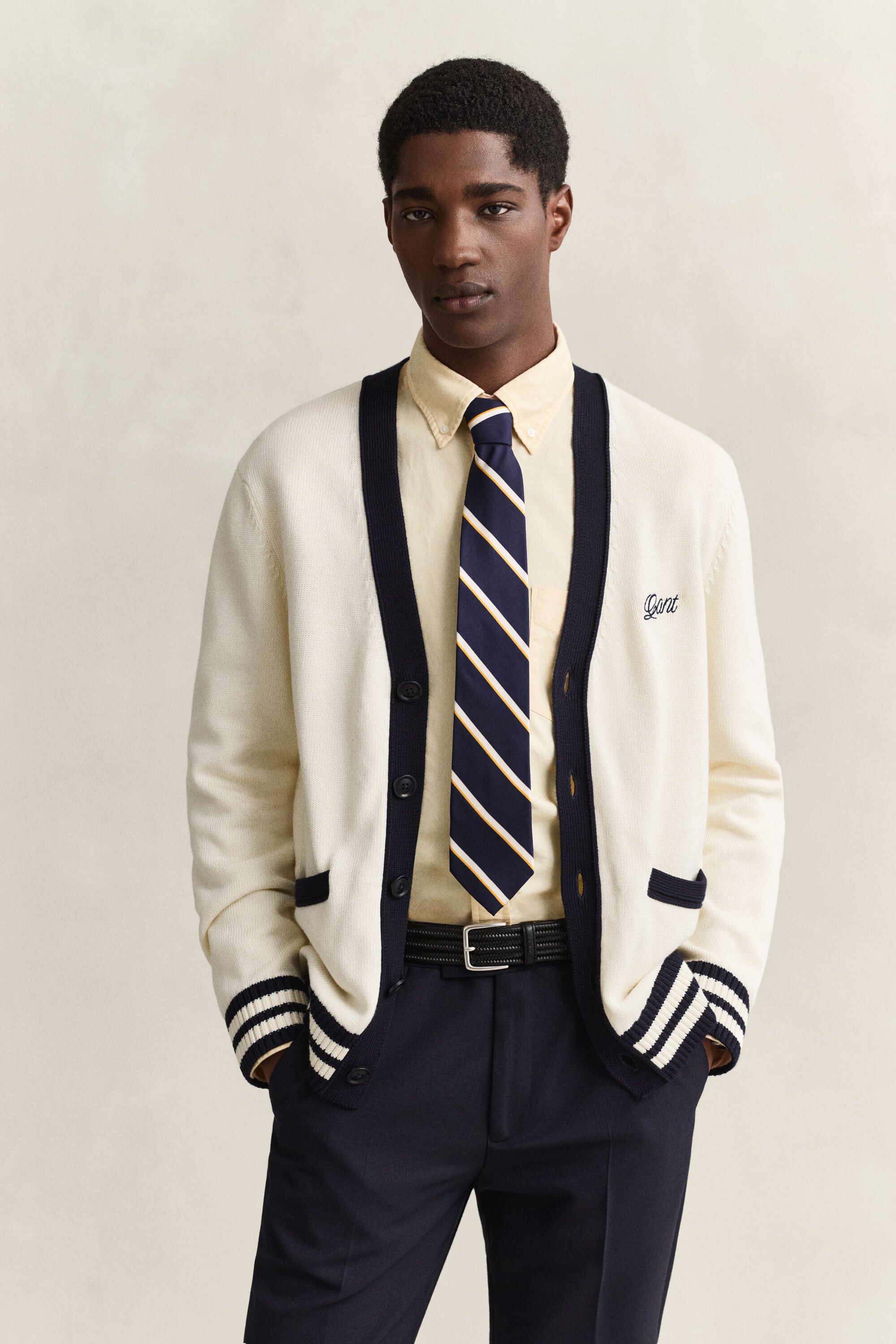 Cardigan boutonné avec col V