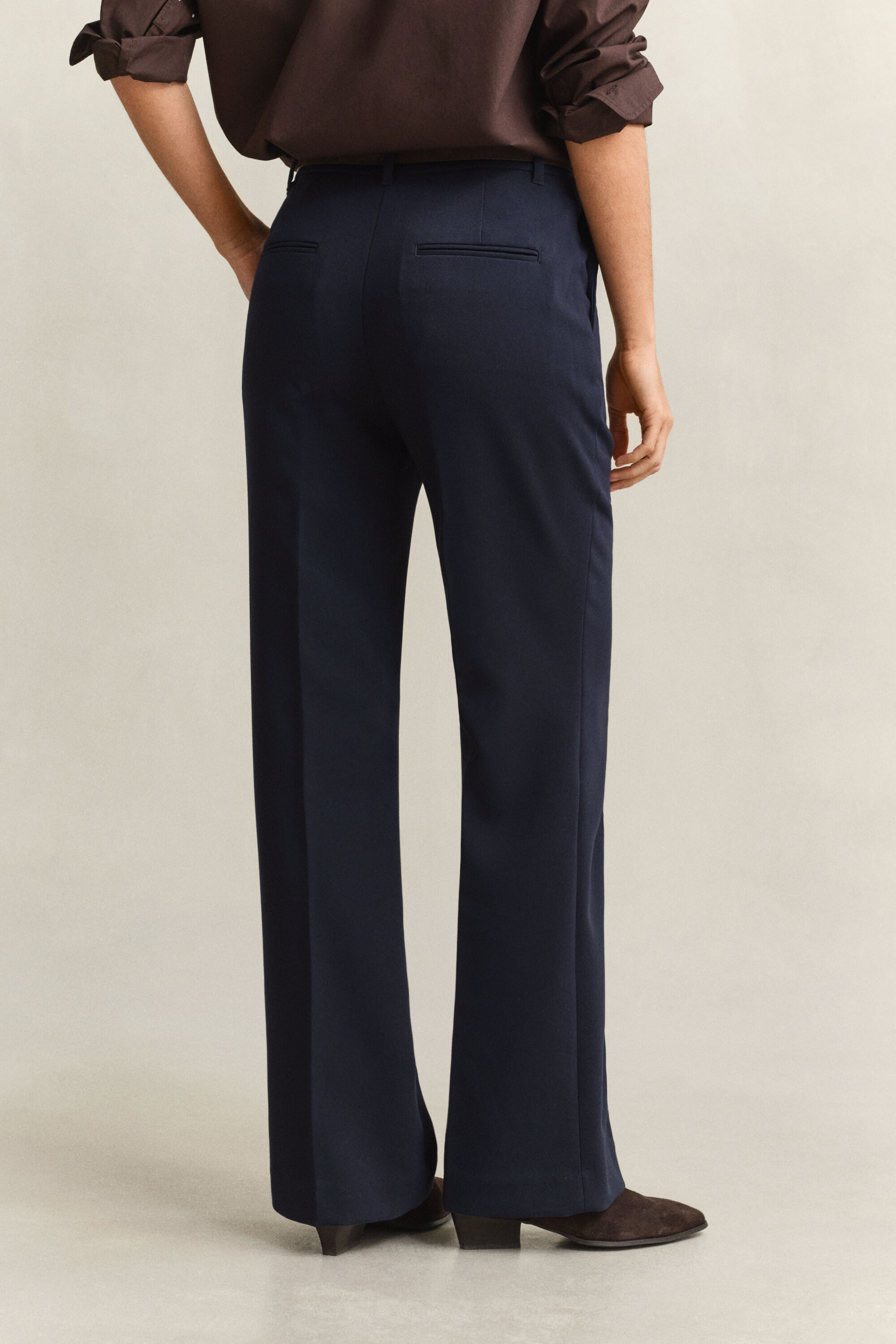 Pantalon coupe slim évasé